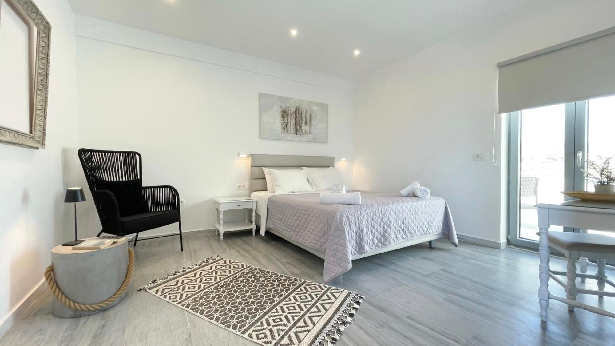 Hermoso Luxury Suites Monólithos Rom bilde