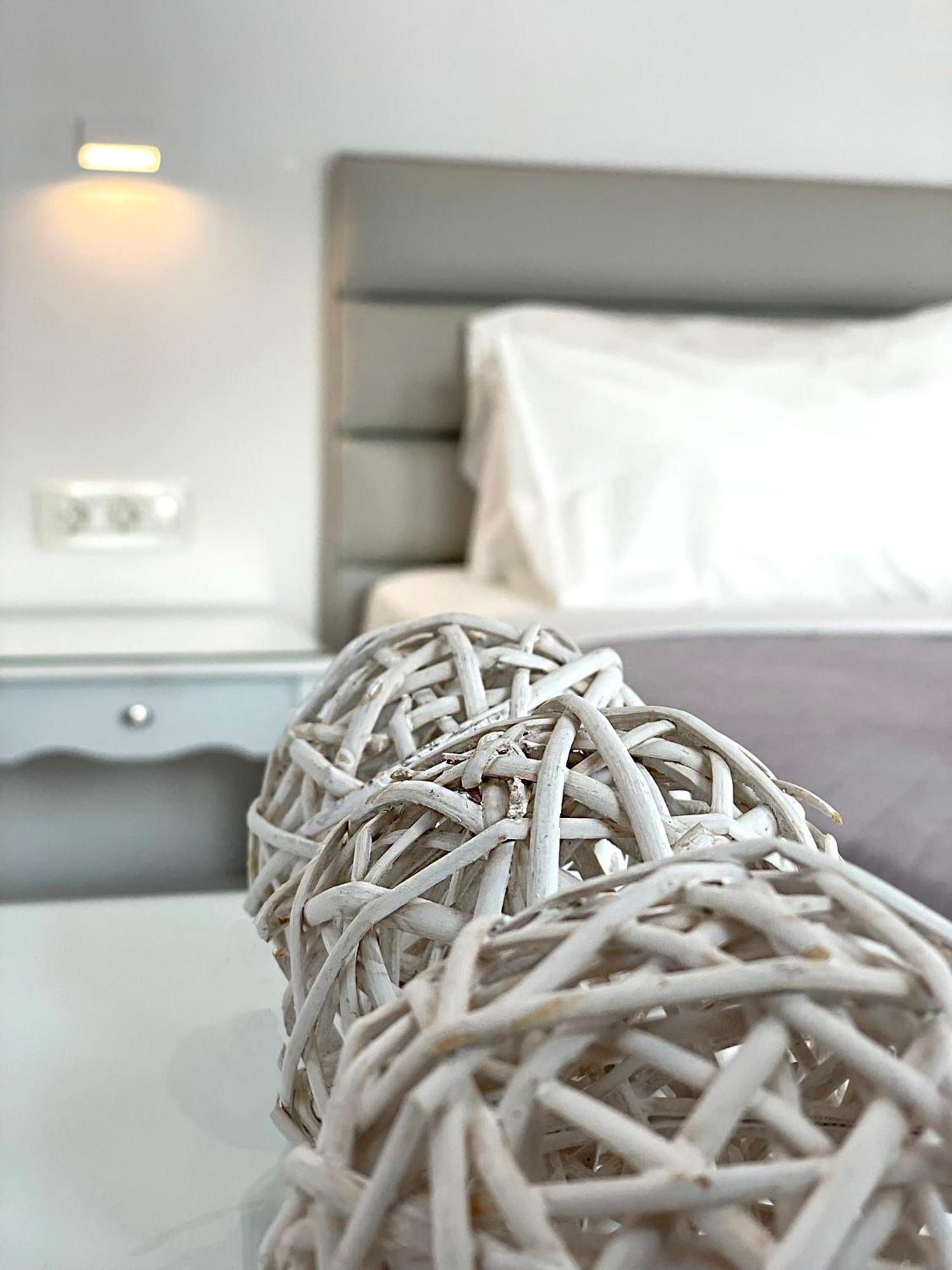 Hermoso Luxury Suites Monólithos Rom bilde