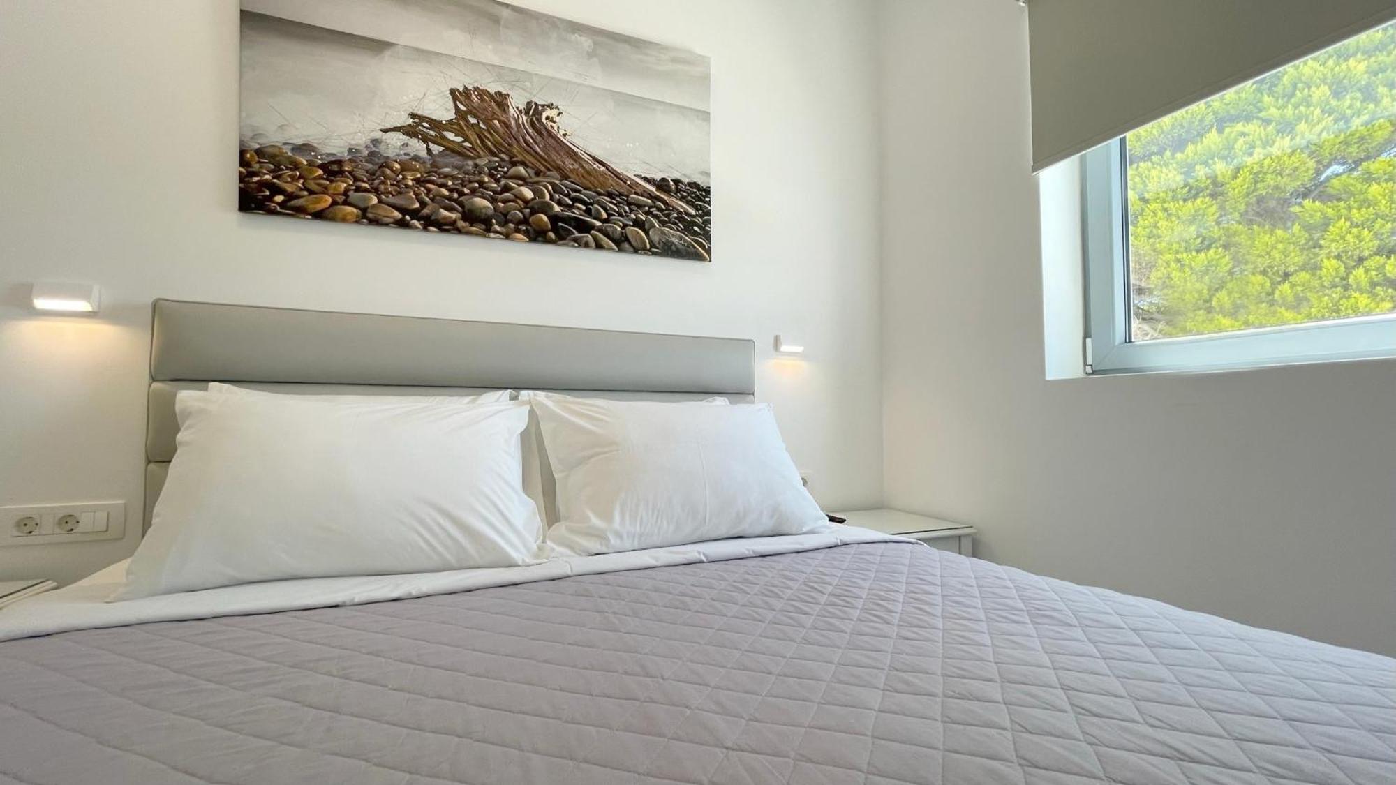 Hermoso Luxury Suites Monólithos Rom bilde